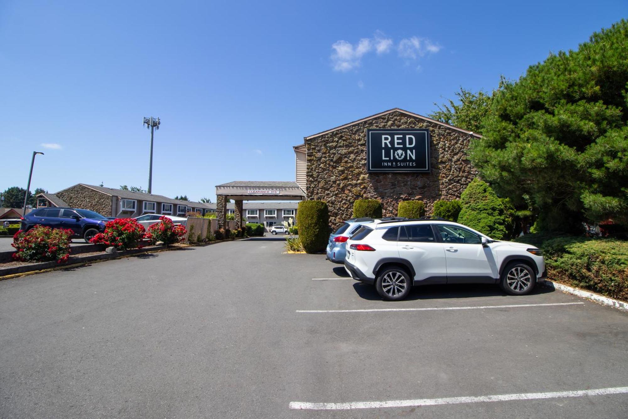Red Lion Inn & Suites Vancouver Exterior foto