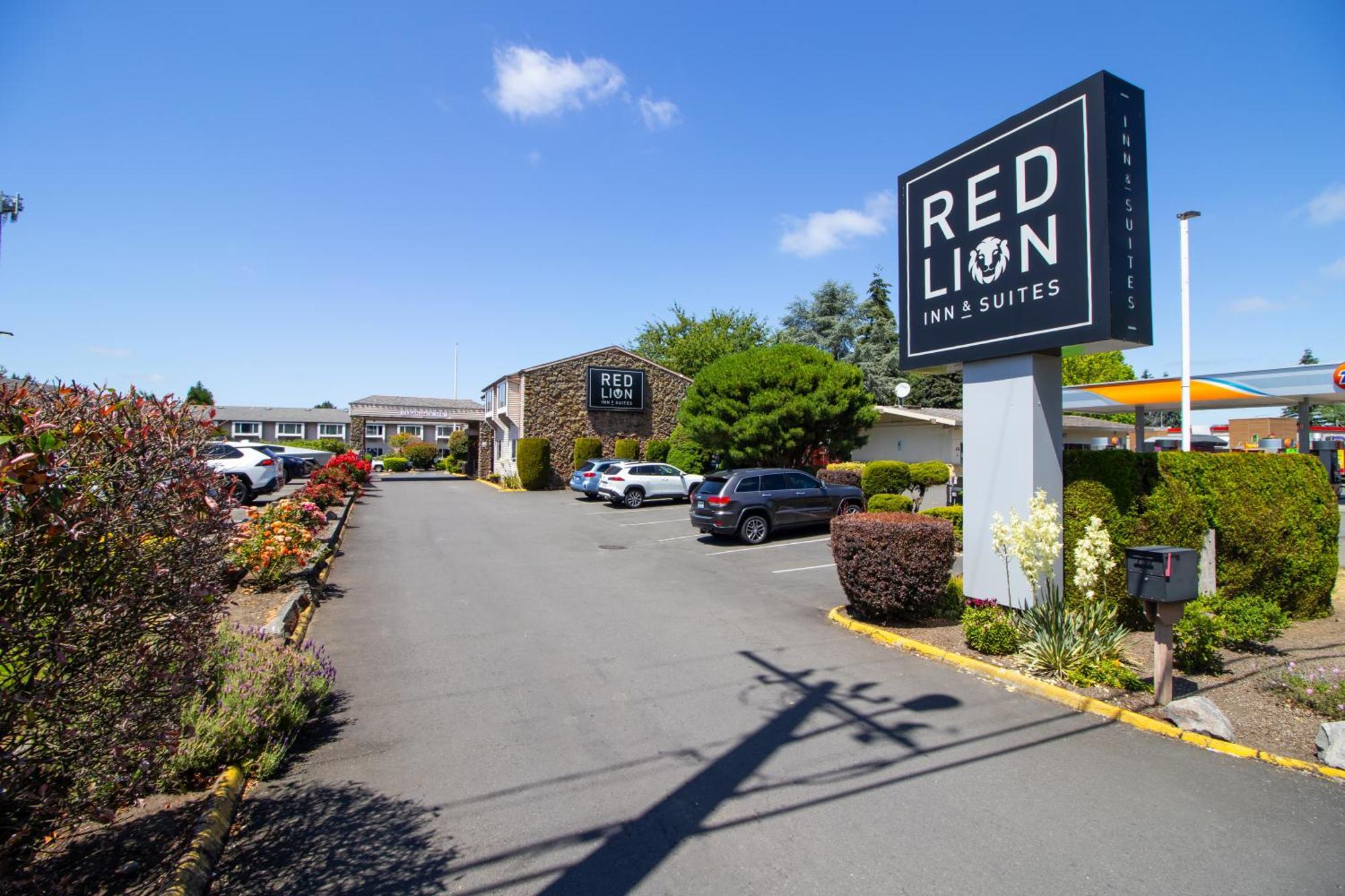Red Lion Inn & Suites Vancouver Exterior foto
