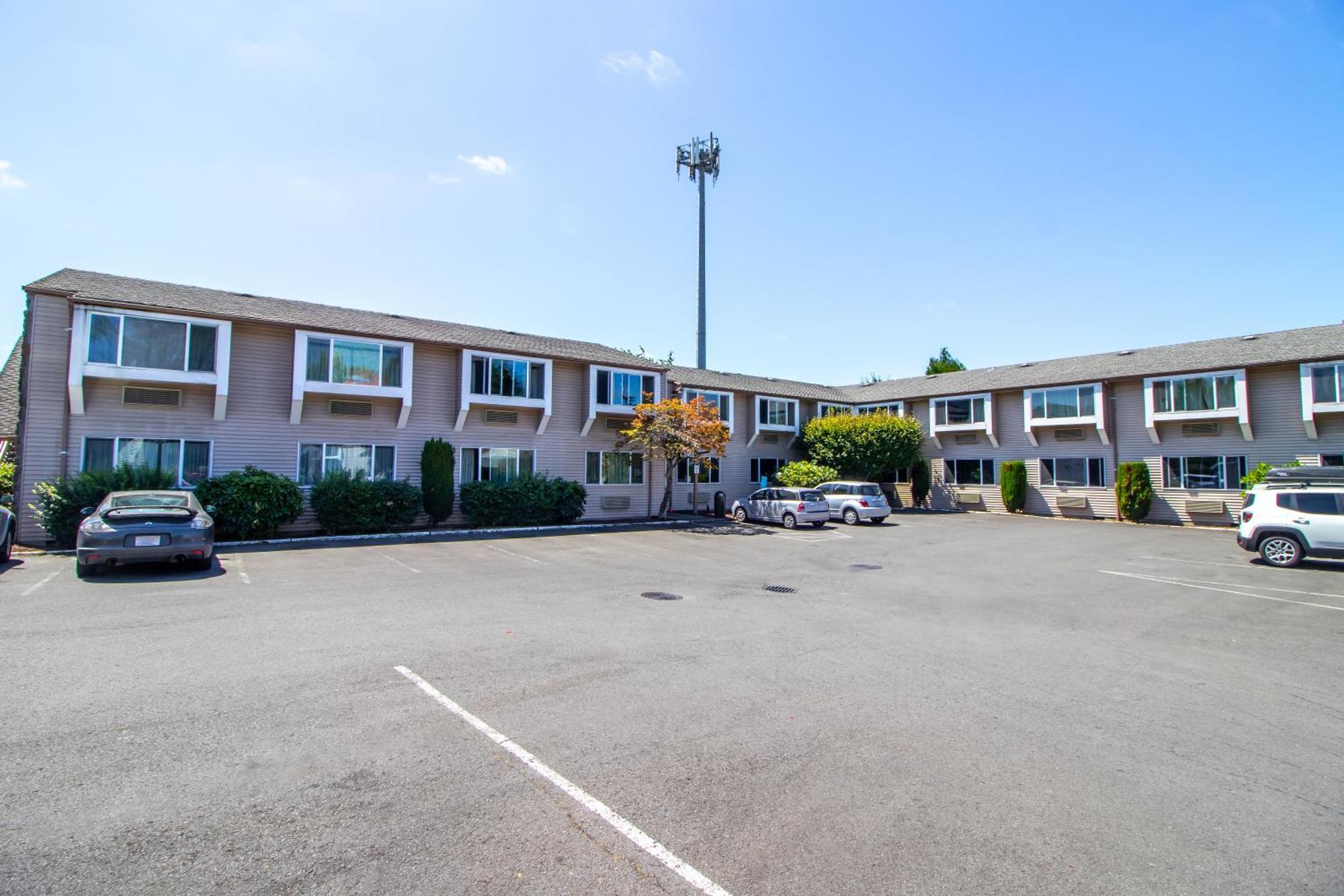 Red Lion Inn & Suites Vancouver Exterior foto